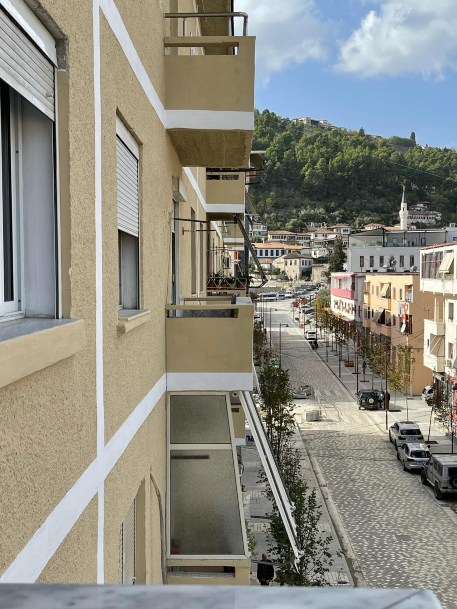 Beratinus Apartment In Berat Center Екстер'єр фото